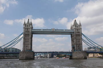 Fototapeta na wymiar Beautiful Tower Bridge in London