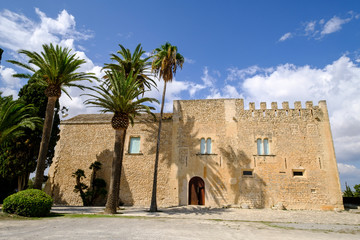 Fototapeta na wymiar Torre dels Enagistes, antigua torre defensiva del siglo XVI, Manacor, Mallorca, balearic islands, spain, europe