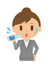 キャリアウーマン　水分補給　熱中症対策