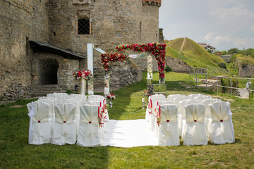 Mirror wedding scenery for a wedding ceremony