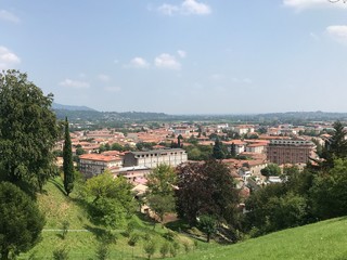 Fototapeta na wymiar view of the city of vittorio veneto