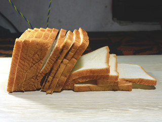 Bread sliced, raw food, white bread