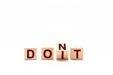 Spinning cubes and changing the word DONT to DOIT