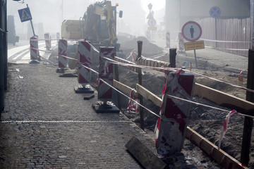 remont drogi w małym miasteczku © qrrr