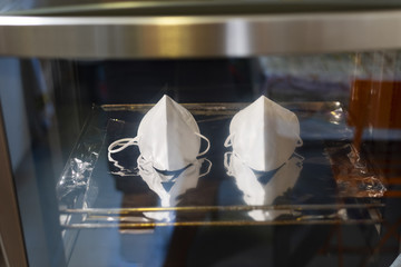 cleaning of the mask by heat in a conventional oven