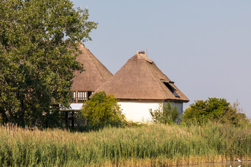 Edificio della laguna, un tipo di capanna caratteristico del Friuli Venezia Giulia che nella laguna di Marano si è conservato in maniera fedele alla tradizione.