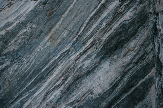 Natural marble cross-cutting