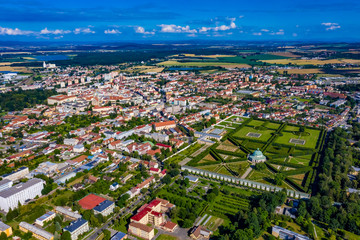 Die Stadt Kromeriz in Tschechien aus der Luft