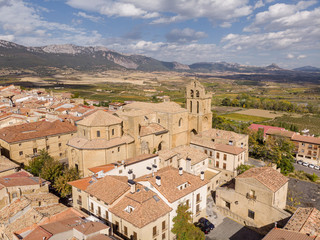 Fototapeta na wymiar Iglesia de San Juan, iniciada en estilo románico y concluida en gótico, Laguardia , Alava, País Vasco, Spain