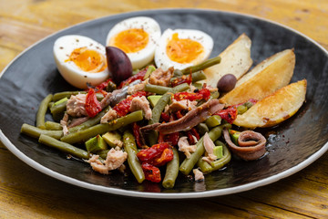 Nizarda salad green beans and dried tomatoes, Spain