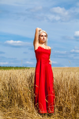 Obraz premium portrait of a young beautiful girl in summer park