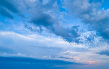 Obraz premium Sunset sky with multicolor clouds