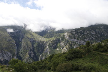 Fototapeta na wymiar Mountanious landscape in the North of Spain