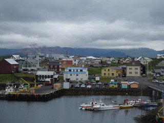 Fototapeta na wymiar View of small Icelandic village