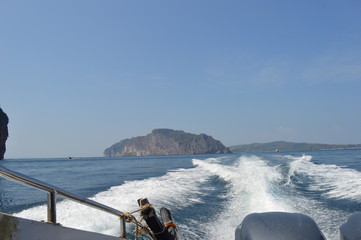 phi phi island blue sea  green sea blue sky