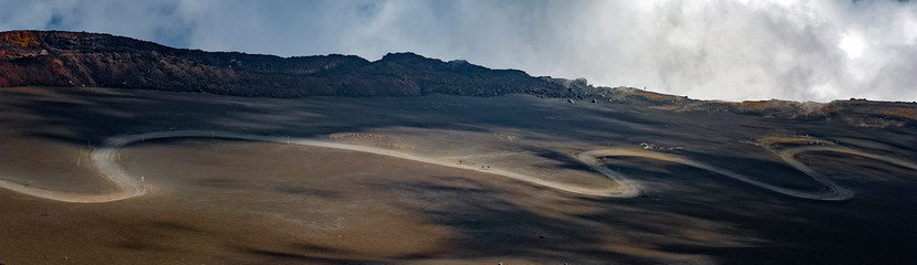 Vulkan Etna über den Wolken