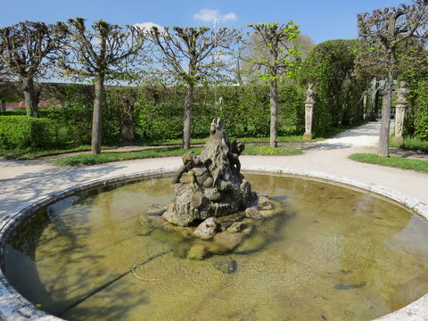 Parnass-Brunnen