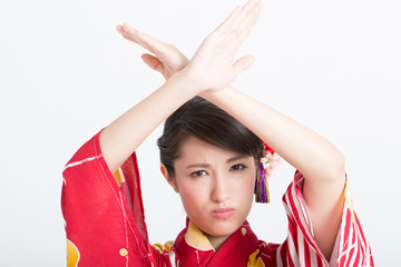 バツマークの浴衣女性