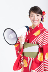 拡声器を持つ女性