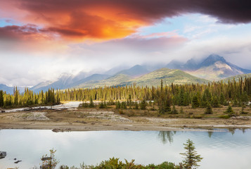 Obraz na płótnie Canvas Mountains in Canada