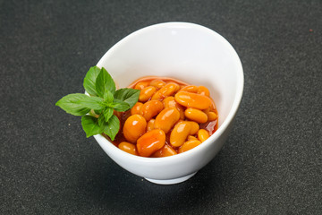 White beans with tomato sauce