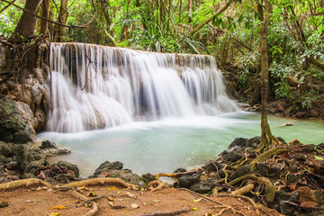 Fototapeta premium Huay Mae Kamin or Huai Mae Khamin Waterfall at Khuean Srinagarindra National Park or Srinagarind Dam National Park in Kanchanaburi Province, Thailand