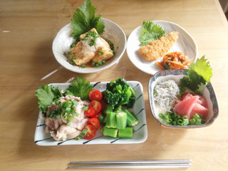 the 'WASHOKU' snack foods(reishabu, agedashi, sashimi) / 和食おつまみセット（豚の冷しゃぶ, お刺身盛り, 揚げ出し豆腐, アジフライのセット)