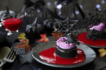 ハロウィン　黒ごまプリン真っ赤なソース