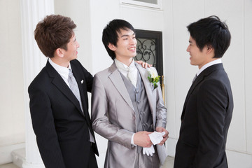 新郎と友人