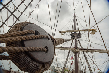 aparejo de un barco velero ó aparejo de un galeón español