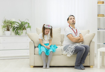 Photo of problem between daugther and offended father.