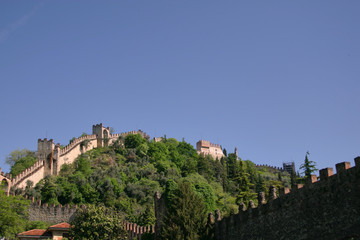 Fototapeta na wymiar Marostica city walls and castle