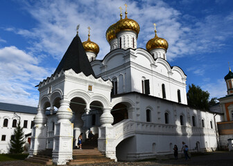Fototapeta premium Kostroma, Russia, August 2020. Cathedral of the Holy Trinity Ipatiev monastery in Kostroma.