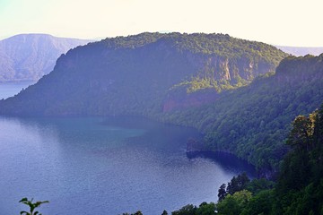 初夏の御倉半島（青森県十和田市）