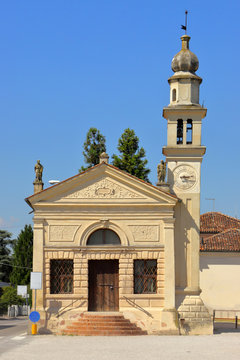 Vecchia chiesa a Badoere in Italia, Old church in Badoere village in Italy