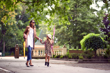 Fototapeta premium Mother and daughter ready for school