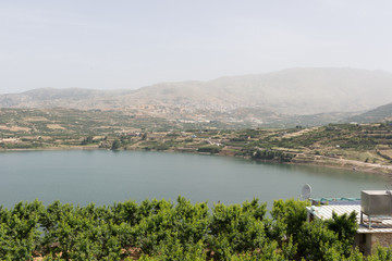 Fototapeta na wymiar View of the lake and the city.