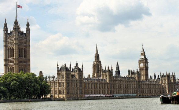 A view of the Hoses of Parliment in London