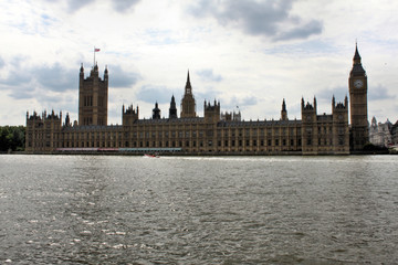 A view of the Hoses of Parliment in London