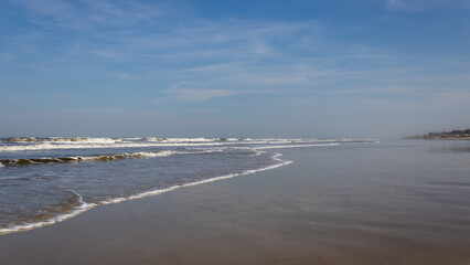 Praia de Balneário Gaivota localizada ao sul de Santa Catarina. Possui uma grande extensão de praia em linha reta registrada durante uma viagem de turismo em Julho de 2020.