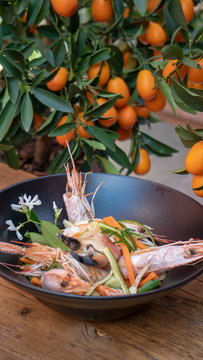 Catalana di scampi e granchio