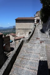 Pesche - Scorcio panoramico dalla stradina per il castello