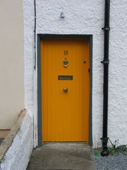 Gelbe Haustür in Irland, Nummer 19