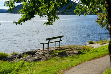 Sitzbank in Dr&oslash;bak am Oslofjord in Norwegen, Ruheort in Drobak