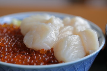 ホタテいくら丼