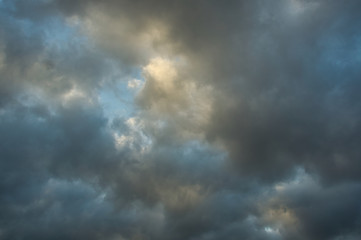 stormy sky with clouds. cielo nublado tormentoso