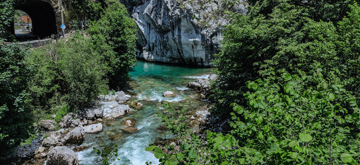 rio azul asturias montaña naturaleza