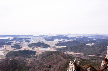 Fototapeta na wymiar Scenic mountainscape with rock cliffs during mountain hiking.