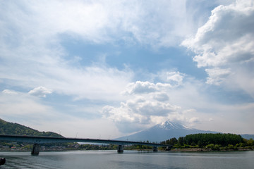 富士山と雲と空と河口湖