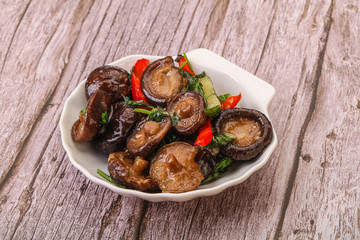 Marinated shiitake mushrooms with herbs
